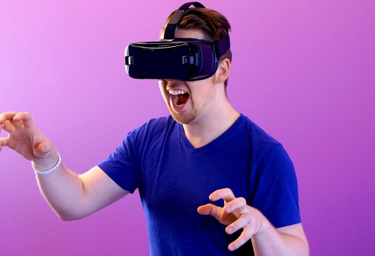 man using vr glass